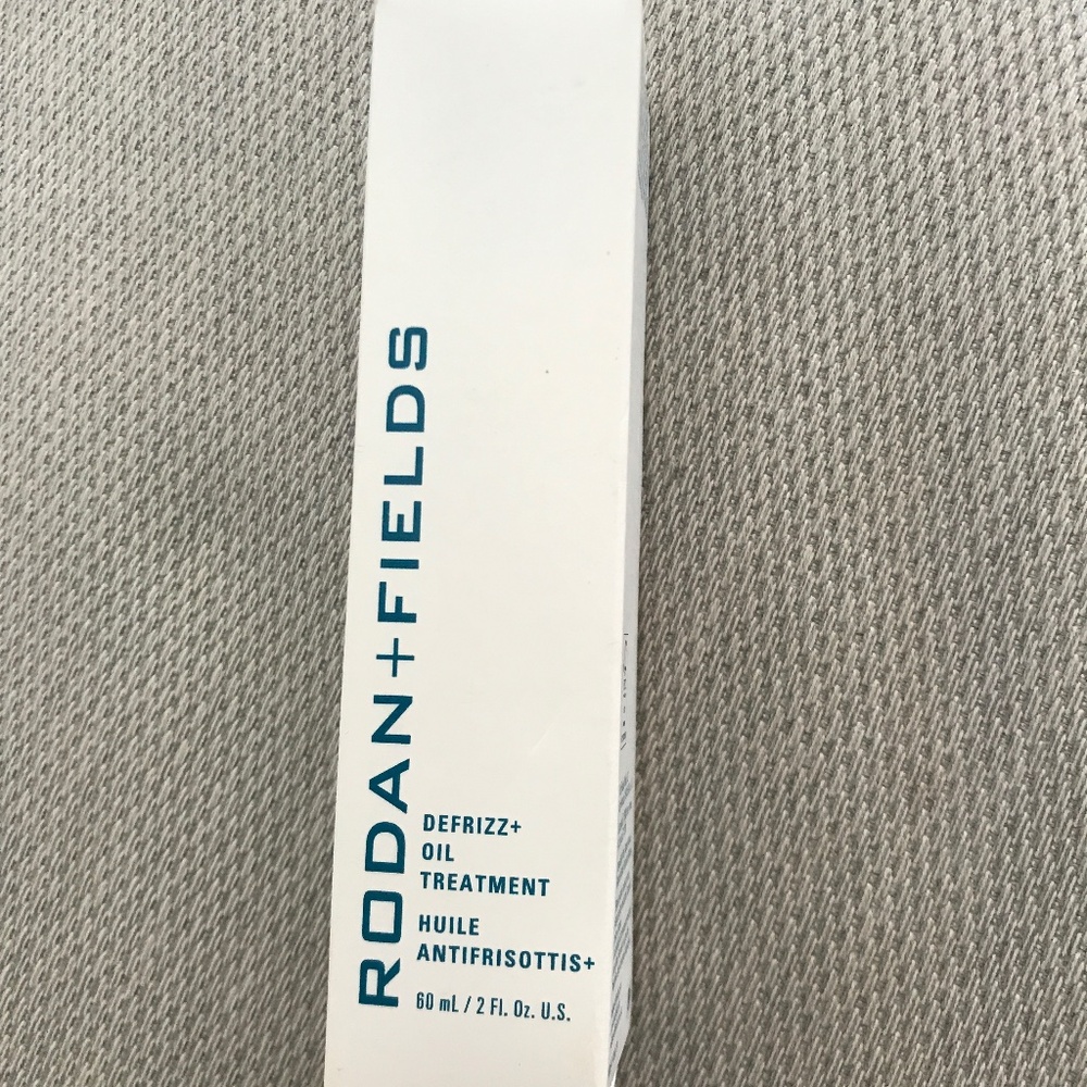 RODAN & FIELDS DEFRIZZ OIL HAIR TREATMENT